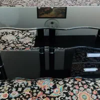 زیر تلویزیونی شیشه‌ای