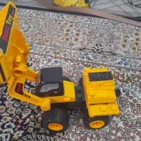 جرثقیل اسباب بازی قدرتی با قطعات جدا شونده.