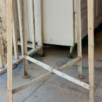 چهار پایه آهنی