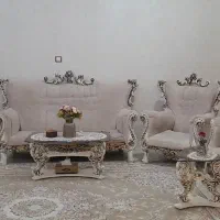 مبل هفت نفره به همراه عسلی در حد نو