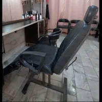 دکور آرایشگاه و آینه و میز و کشو و صندلی اصلاح جکی|آرایشگاه و سالنهای زیبایی|تهران, پرستار|دیوار