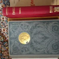 فروش کتاب های زبان اصلی خارجی و تمبرهای آنتیک