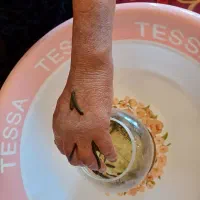 حجامت،زالو درمانی،نوین طب آریایی|خدمات آرایشگری و زیبایی|کرمانشاه, |دیوار