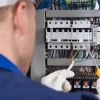 شاگرد برقکار