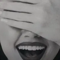 ایمپلنت دندان در کلینیک زیبایی