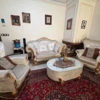 مبل و میز ناهارخوری