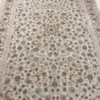 دو عدد قالی ۶ متری و یک عدد یک و نیم متری در حد نو