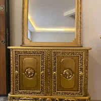 آیینه و کنسول طلایی