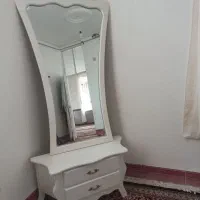 آیینه و میز