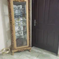 بوفه طلایی رنگ