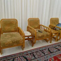 مبل و میز غذاخوری و توپ