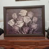 یک عدد تابلو و یک عدد گلدان و میوه خوری