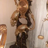 ساعت کنار سالنی