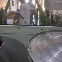 به یک سالن کار حرفه ای که حد حقل ۳ سال ثابت