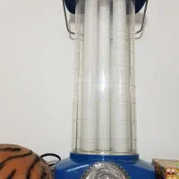 یک چراغ شارژی بفروش میرسد