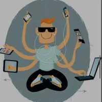 کارمند خانم با مهارت در فضای مجازی