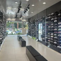 فروشنده و ادمین پیج