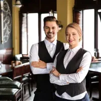 استخدام پیتزا زن ،کانترکار و سالن کار