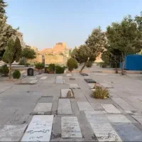 قبر-در-امامزاده-عبداله-شهر-ری
