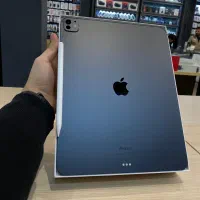 iPad Pro 2024 13 اینچ M4 در حد با قلم پرو