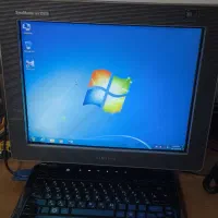 مانیتور سامسونگ و لپتاپ