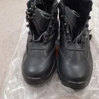 کفش ایمنی|کیف، کفش، کمربند|بندر دیر, |دیوار