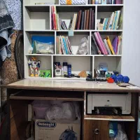 کتابخانه بهمراه میز کامپیوتر