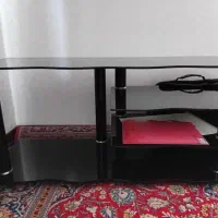 زیرتلویزیونی شیشه ای