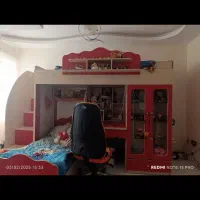 تخت دوطبقه جوان