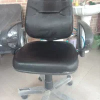 صندلی چرخدار و صندلی معمولی