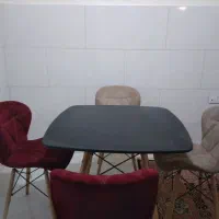 سرویس ناهار خوری ۴ نفره با میزش در حد نو