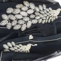 کت ودامن|لباس|رودهن, |دیوار