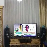 میز تلوزیون در حد نو