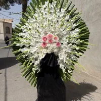 تاج گل فانتزی درباری ختم ترحیم|گل و گیاه طبیعی|تهران, شهرک محلاتی|دیوار