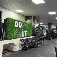 منشی و مربی بدنسازی