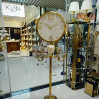 ا آباژور ایستاده کنارسالنی|چراغ خواب و آباژور|مشهد, کوشش|دیوار