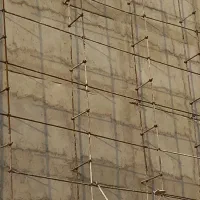 سیمانکاری پشت کار و اسانسور و حمام سرویس