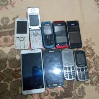 تعداد 9عدد گوشی قدیمی ولی قابل استفاده تکی ندارم