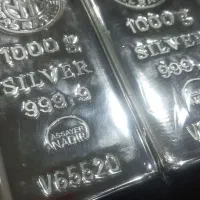 نادیر حضوری و تلفنی قیمت اونس جهانی ساچمه شمش