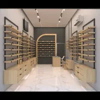 جوان فعال کار در عینک فروشی