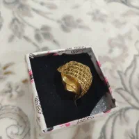 انگشتر طلا در حد نو دو گرمی و خورده ای