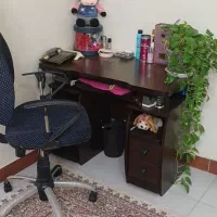 میز و صندلی در حد نو