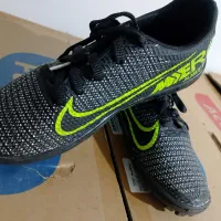 کفش ورزشی چمنی ریز نو|کیف، کفش، کمربند|آستارا, |دیوار