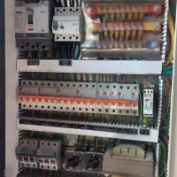 برق صنعتی و اتوماسیون با ۱۷سال تجربه برقکاربرق کار