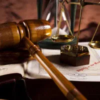 وکیل  پایه یک دادگستری خانواده ،کیفری ،حقوقی