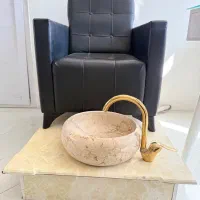 صندلی پدیکور و میز میکاپ