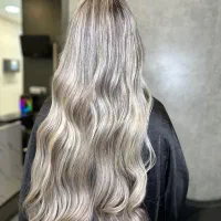 مدل برای رنگ مو