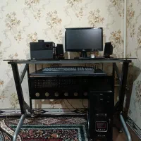 کیس و کامپیوتر کامل به همراه میز