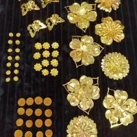 گل فلزی طلایی