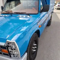 راننده با ماشین نیسان میخام برای جابجایی بار